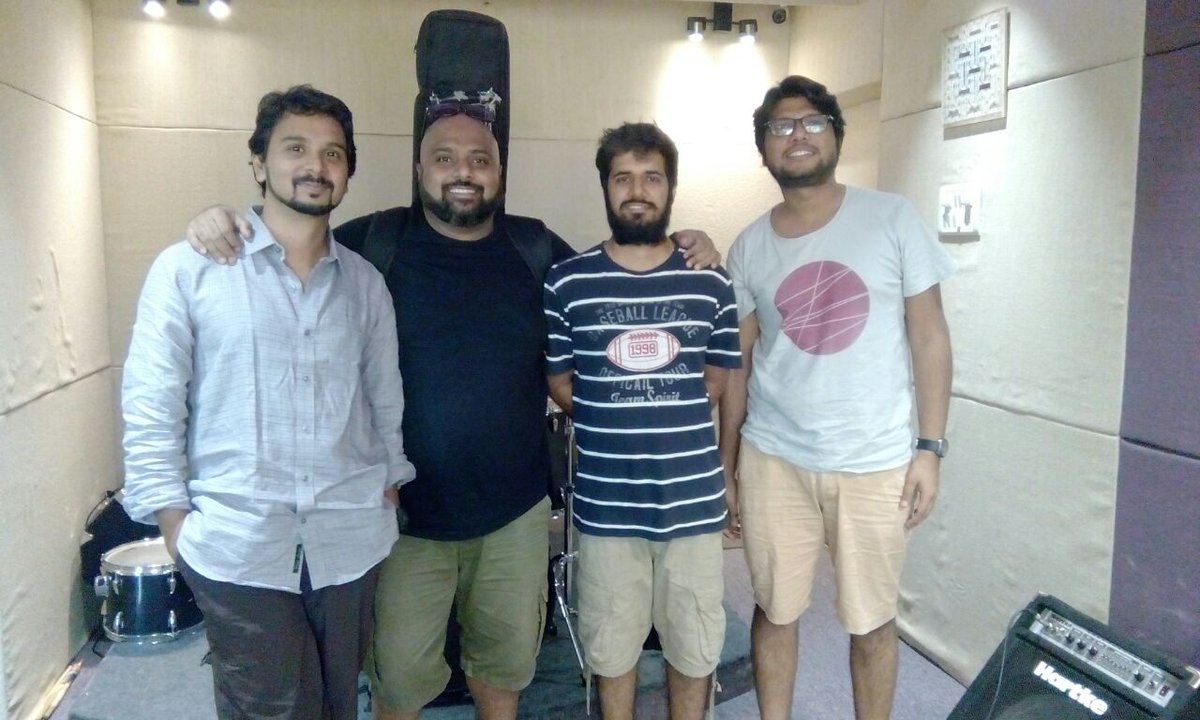 rbstudiosmumbai's tweet photo. Actor #NamitDas and his band jam at R&amp;B Studios
#Jamming#session#RBstudios#band#talenthouse#actor#performer#NamitDas#India#music#songs https://t.co/1cG2vcTkFJ