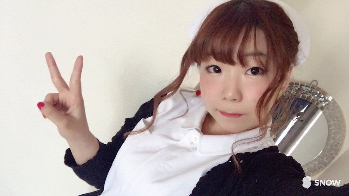 ひよぴ 生存戦略 On Twitter 今日のナース服もそうですが りょかちちゃん Ryokachii の自撮りコンサルを受けてから 自撮りができるようになって助かってる 今までは真正面から撮る ブス 真正面から撮る ブスの繰り返しのみで自撮りなんてしたことなかった
