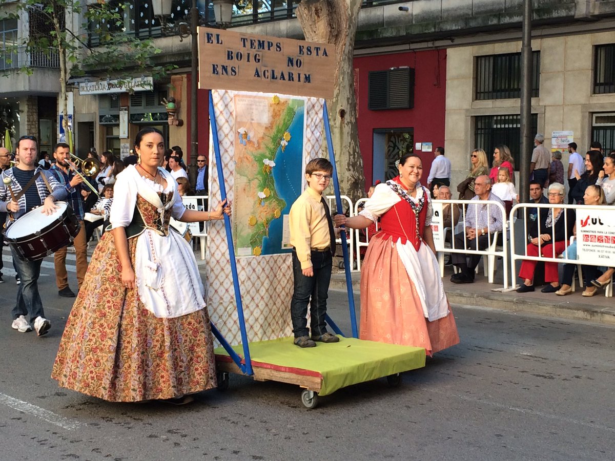 JLFXATIVA's tweet photo. El canvi climàtic ha estat el protagonista de la cavalcada infantil de @acfallamercat. https://t.co/7dsePprGQs