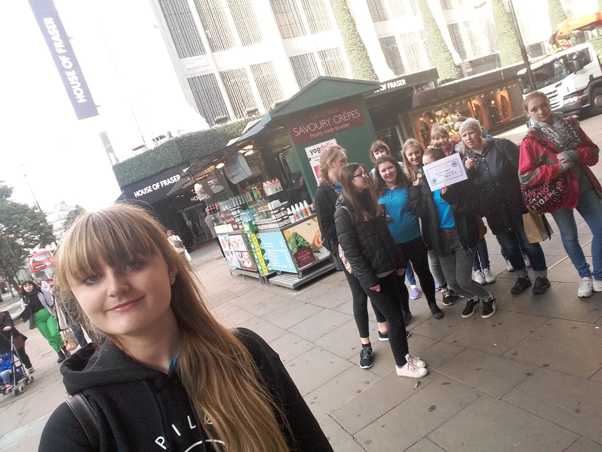 kattxx9's tweet photo. @BedsMonopSun 
Game 2 
Teams 2&amp;3 
1st Dunstable Senior Section 
Street food selfi https://t.co/tTRJ3OGUbP