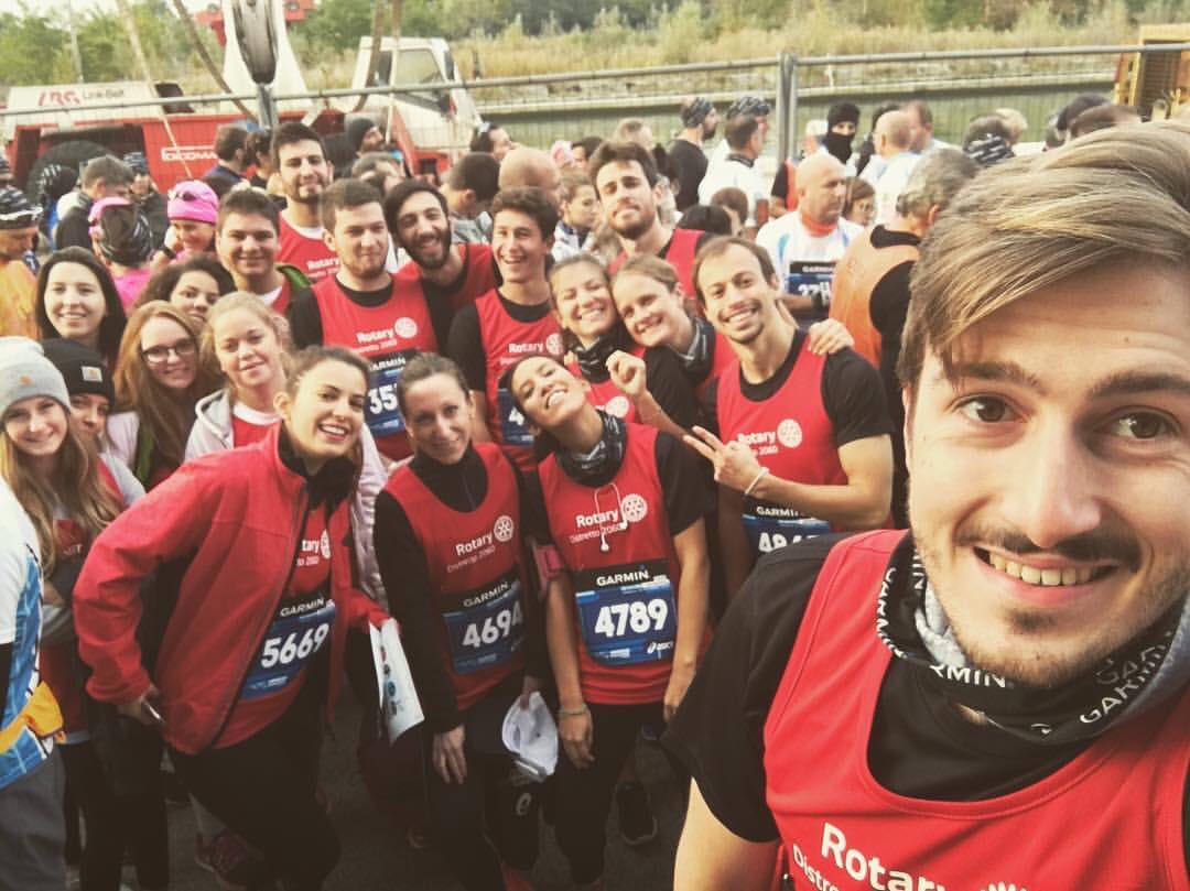 Rotaract2060's tweet photo. Our beautiful team was super ready to run! 
#VeniceMarathon #EndPolioNow #distretto2060 #VeniceMarathon2016 https://t.co/3TFqyuaMVR