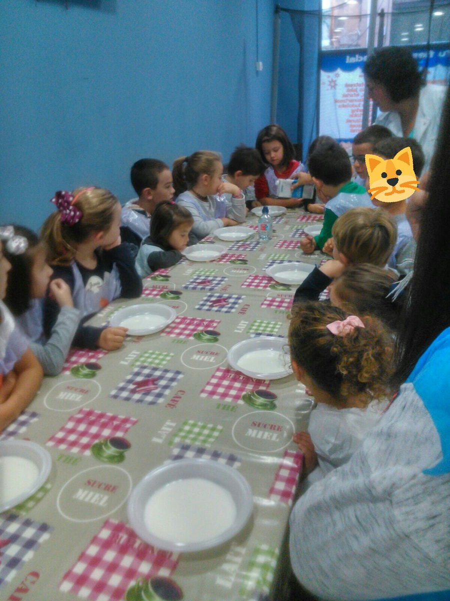 zientziapolisMI's tweet photo. Taller de puertas abiertas de @zientziapolisMI en el txoko bababun. Otra mañana disfrutando con la ciencia más divertida. https://t.co/a3kOtoSPgd