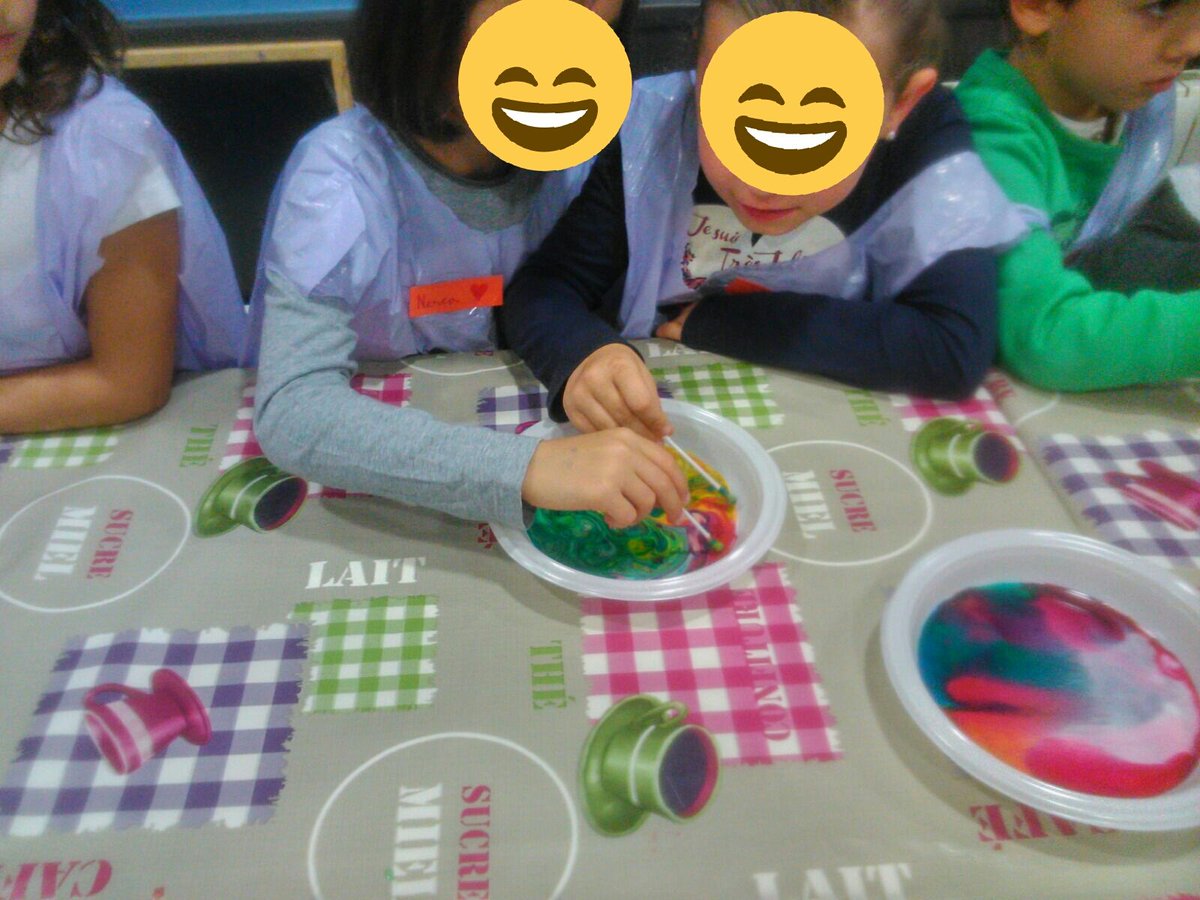zientziapolisMI's tweet photo. Taller de puertas abiertas de @zientziapolisMI en el txoko bababun. Otra mañana disfrutando con la ciencia más divertida. https://t.co/a3kOtoSPgd