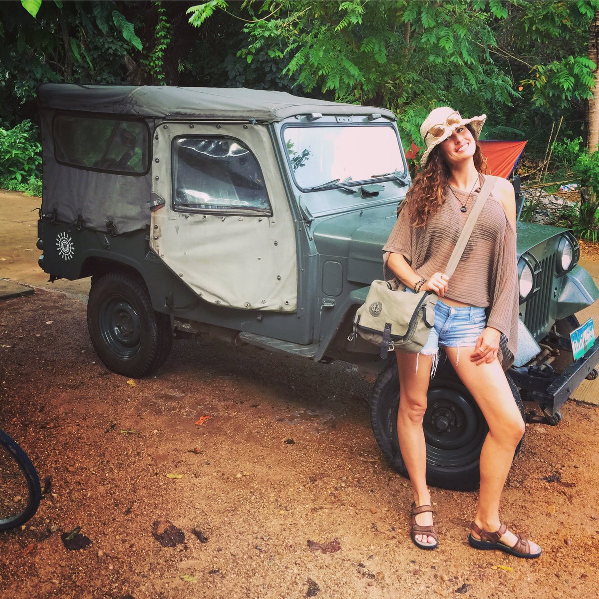 amaetv's tweet photo. My favorite way of getting around on my #roaringadventure in the Philippines while staying at @FunnyLionCoron ๐ด https://t.co/29TLq69jtE