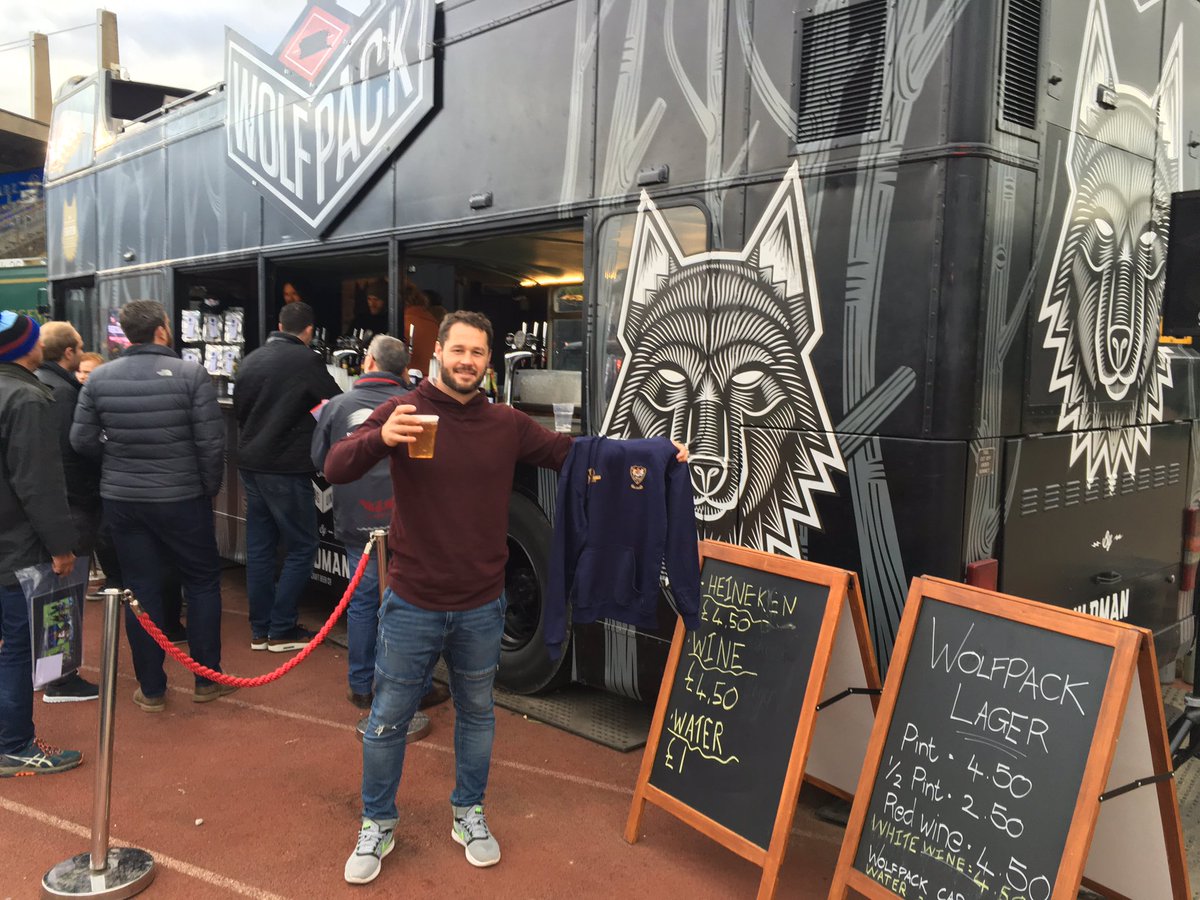 Great to be @DurbanHighDHS Old Boy <a href="/Al_Hargreaves/">Alistair Hargreaves</a> very own Wolfpack bus <a href="/Saracens/">Saracens Rugby Club</a>. Great vibe and great people!