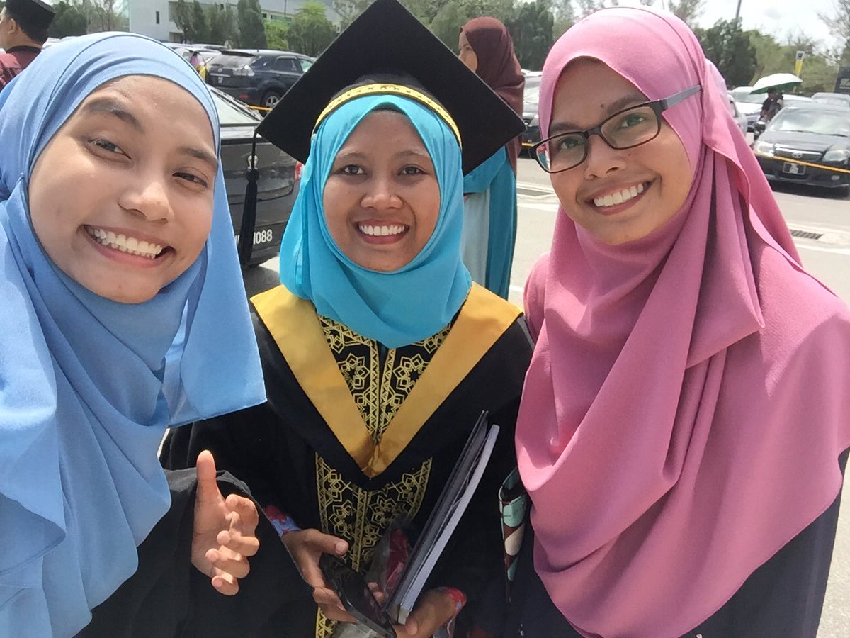imaaamazlan's tweet photo. Selfie with senior #part1 #fbim #uniszapastitahu https://t.co/gaZTX1WpCe