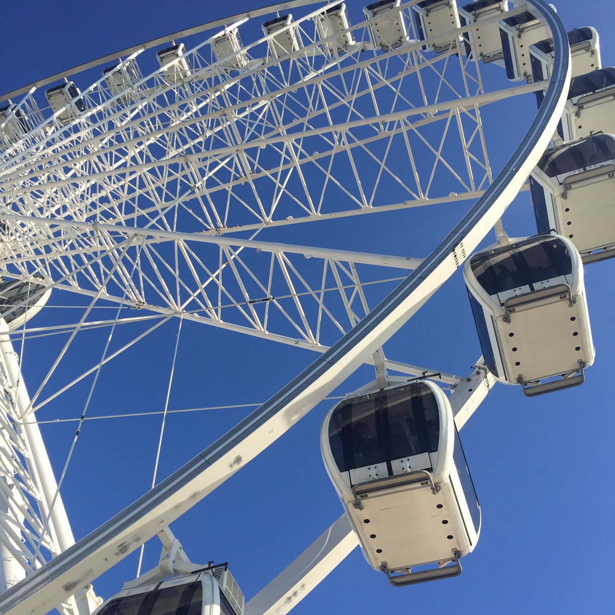 AB_Anton's tweet photo. Aanrader #pier #scheveningen https://t.co/DNWFMzRmM2