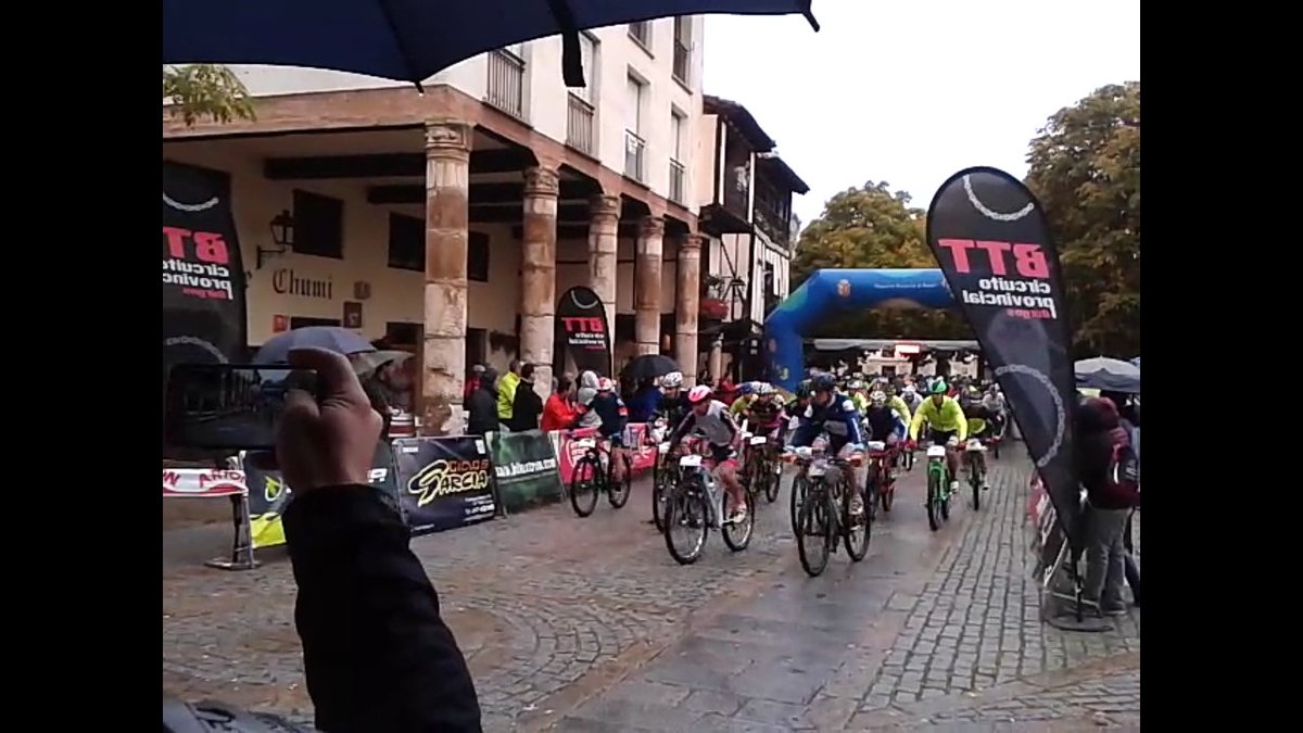 CovarrubiasCIT's tweet photo. Salida de la #MarchaBTT en #Covarrubias esta mañana! #BTTCircuitoProvincialBurgos @arlanzadeporte @Rtvcyl_Deportes https://t.co/mqpuTrfd0a