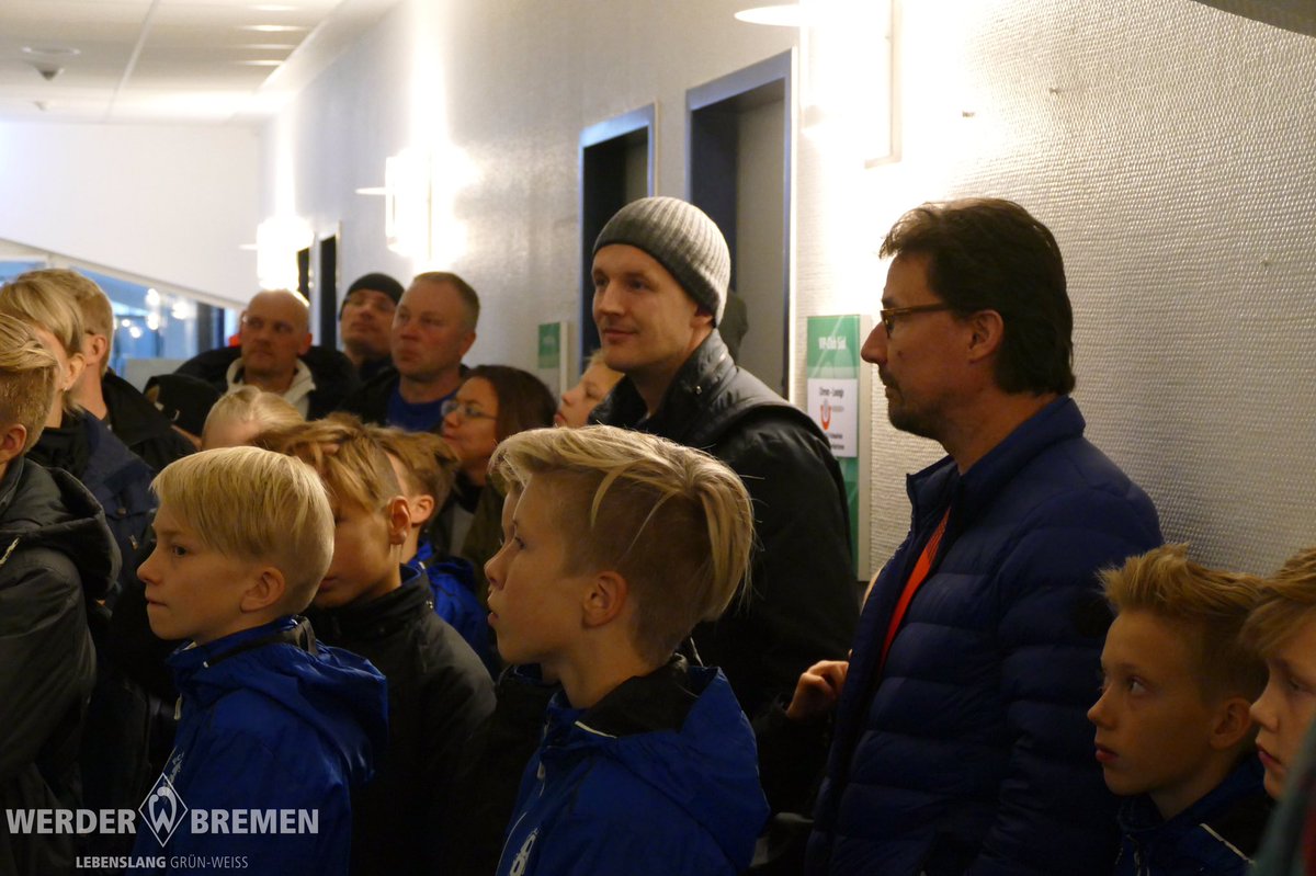 Sv Werder Bremen On Twitter Hallo Petri Pasanen Werders Ehemaliger Iv War Heute Zu Besuch Dolmetschte Fur Ein Finnisches Fussball Camp Die Stadionfuhrung Werder Https T Co 3mlj0hg3vf