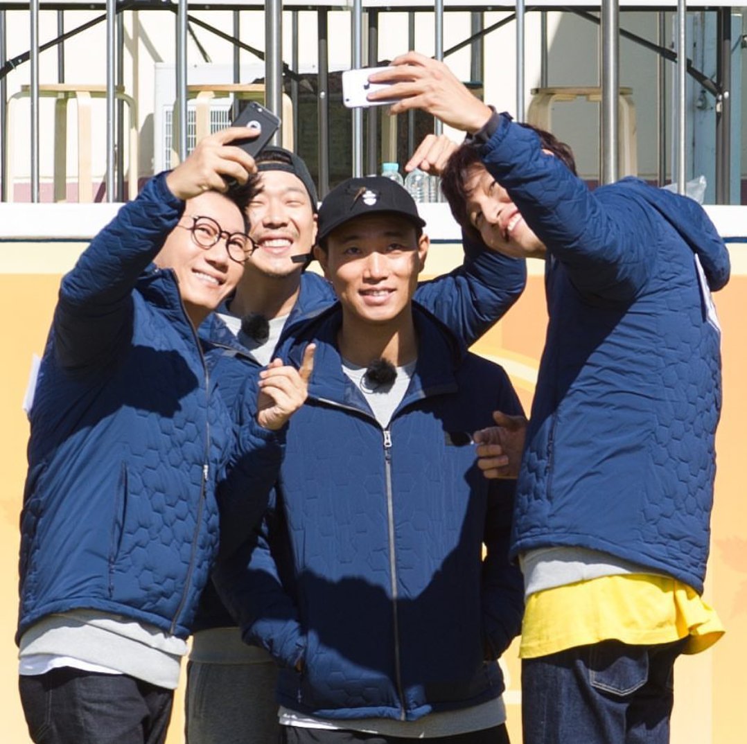 kanggary58_b's tweet photo. 런닝맨 재밌게 보셨삼 ?? ㅋㅋ 밀정은 재석이형님~~~ https://t.co/mXox0s4SrP