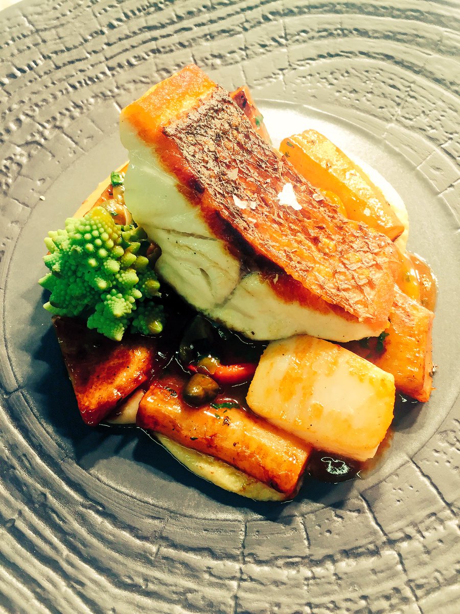 bacchusprestbur's tweet photo. A few dishes from last nights service https://t.co/IJ1JQJX8Pj