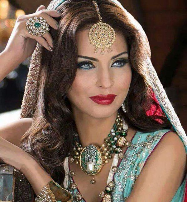 слушать очень красивую восточную музыку. слушать очень красивую восточную музыку. золотой супер хит 2017-2018. красивые восточные девушки. индийские красавицы в сари.