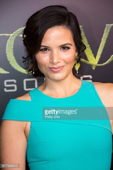 KLawSpanish's tweet photo. [Fotos] Katrina Law ayer en la fiesta del capítulo 100 de #Arrow. https://t.co/TnsKhYfR50
