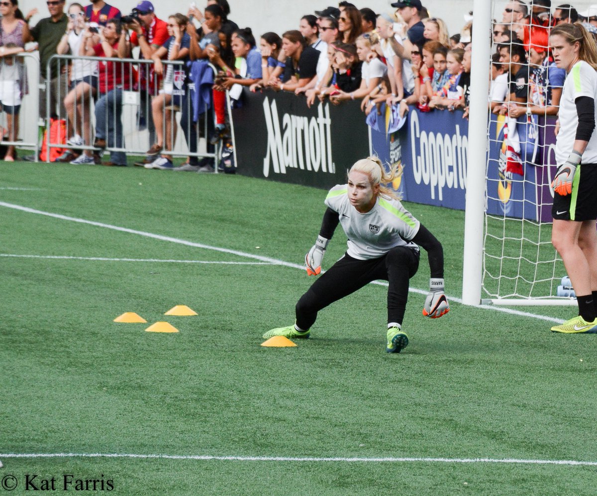 FarrisPhotos's tweet photo. Happy #GAMEFACEDAY!
Also, it's #GameDay so tune in to FS1 @ 1:45 EST #USAvSUI https://t.co/hfkicJTIml