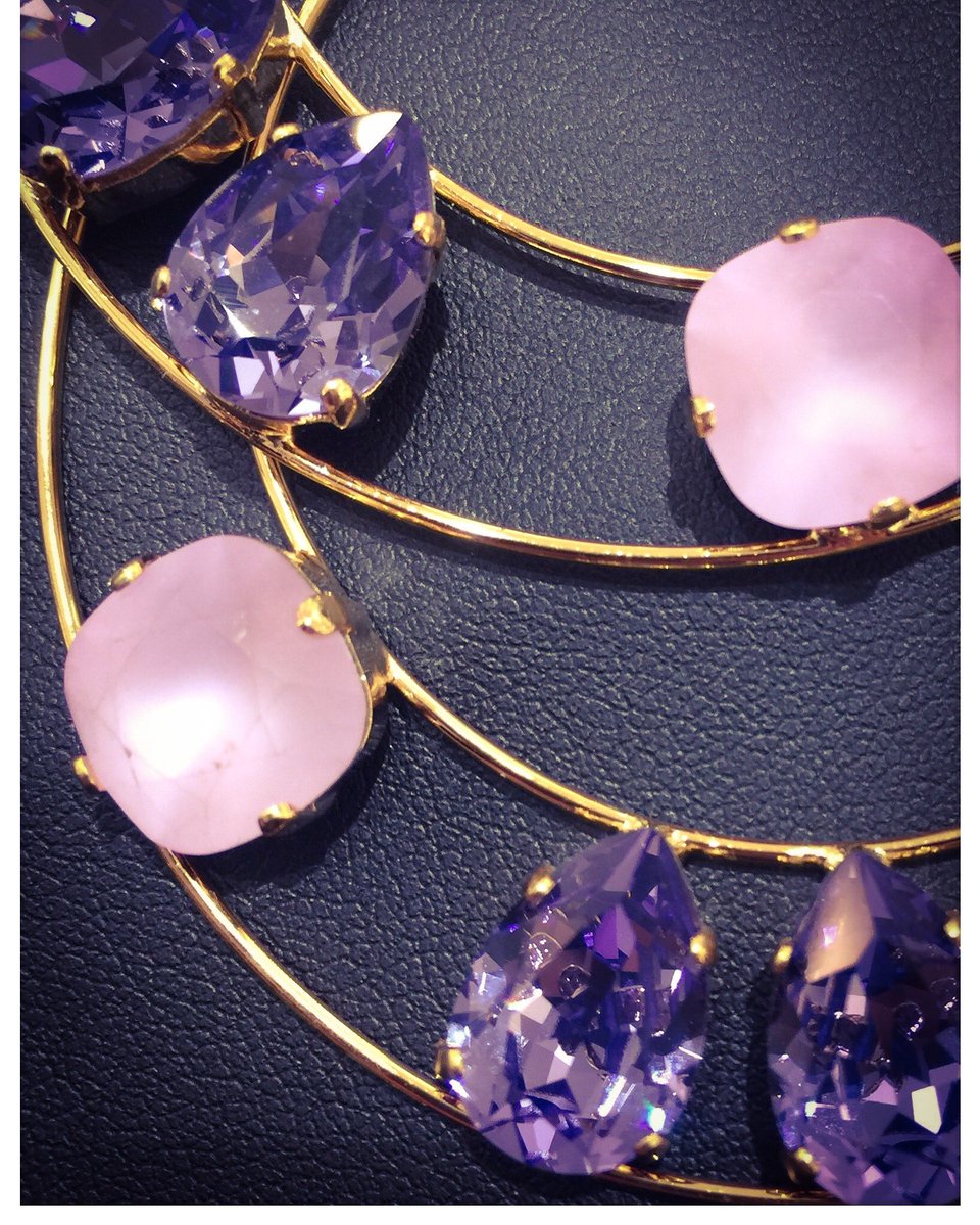 Zerdok1's tweet photo. #détails #picoftheday #stones #earings #Diva #taniazerdokparis #HappySunday #MadeInFrance https://t.co/TZKrl4U1DM