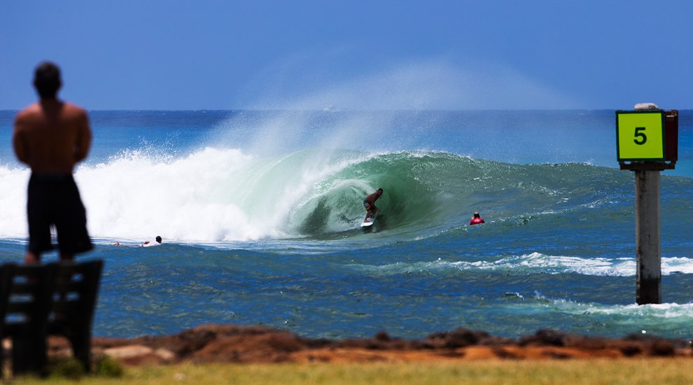 bofill_'s tweet photo. "Para conocer tus límites primero los tienes que poner a prueba"
#Añossalvajes #Pulitzer2016
#Honolulu #surf https://t.co/LNc6lzKOou