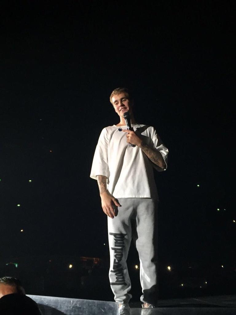 beckycupcke's tweet photo. I Vote @justinbieber Love Yourself as Fave song Pop/ Rock #AMAs https://t.co/lZjYh86edq