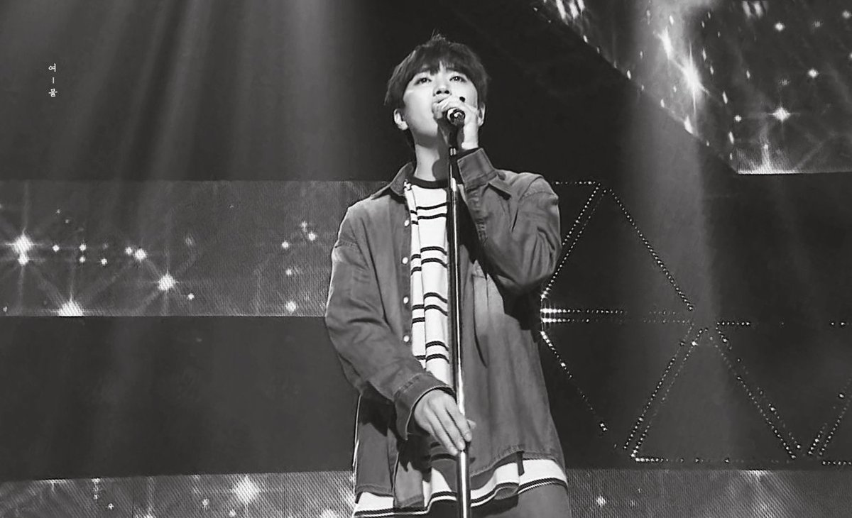 yeo_mul's tweet photo. https://t.co/GvA0DZqqeF 
[산들] 161022 음악중심 그렇게 있어줘 캡쳐 17p https://t.co/Ke7ENv9cJ5