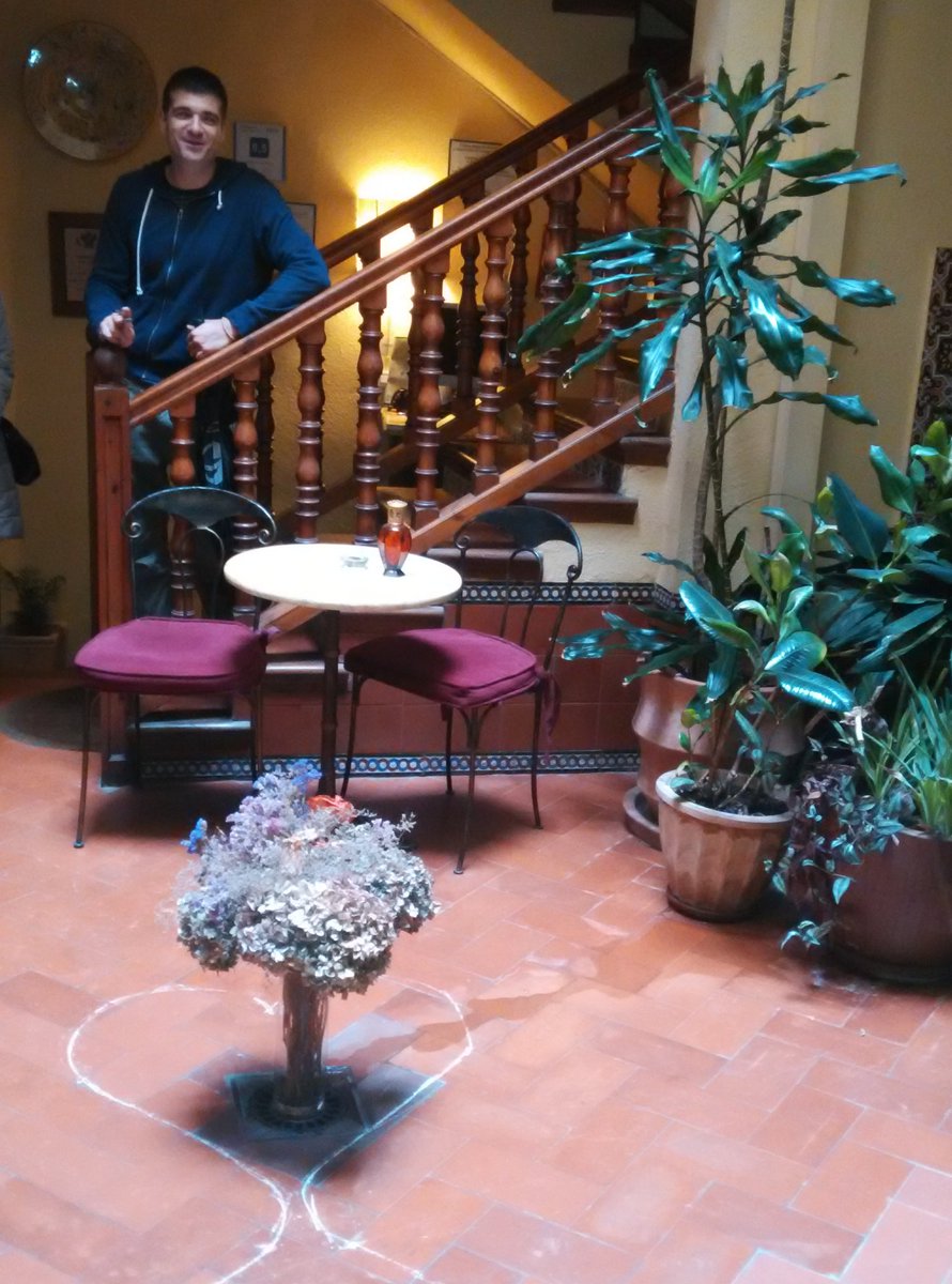 Opinared en la ruta por #Toledo donde se sitúa la novela "Lo que encontré bajo el sofá" con su autor <a href="/Eloy__Moreno/">Eloy Moreno</a>. Un gran placer (<a href="/leytol/">Leyendas de Toledo</a>)