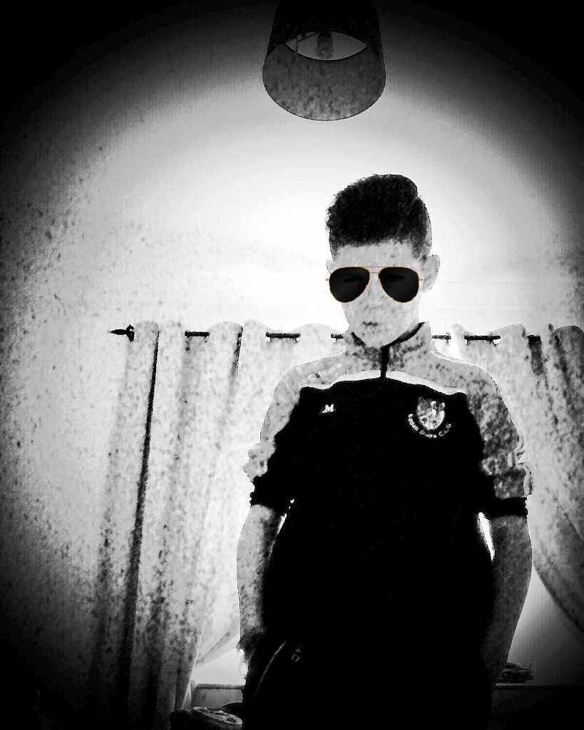 jakemooney855's tweet photo. #going#to#my# friend#party https://t.co/AsChQdPO2L