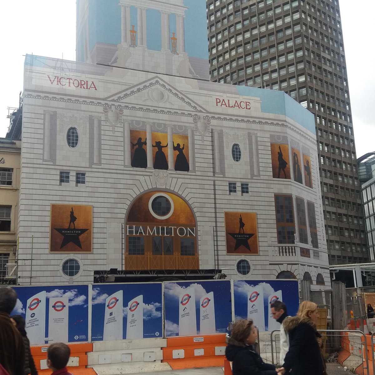 mantomen's tweet photo. #Hamilton - #WestEnd 2017! Excited :-) https://t.co/WfjIa0yeMA
