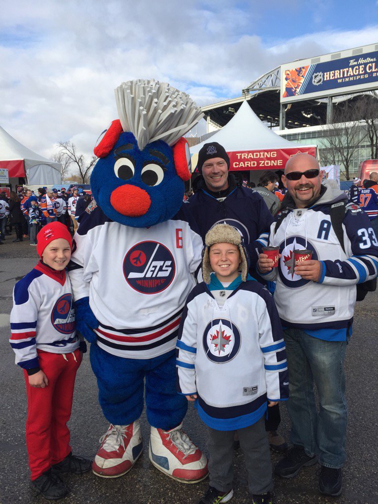 #Benny #spectatorplaza #heritageclassic #GoJetsGo <a href="/NHLJets/">Winnipeg Jets</a>