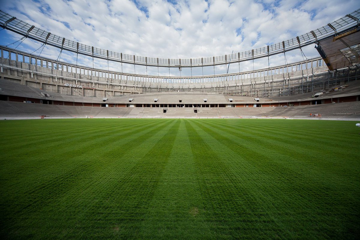 Stadion. ФК Монца стадион. Стадион ФК Ланс. Поле Арена стадион. Футбольное поле.