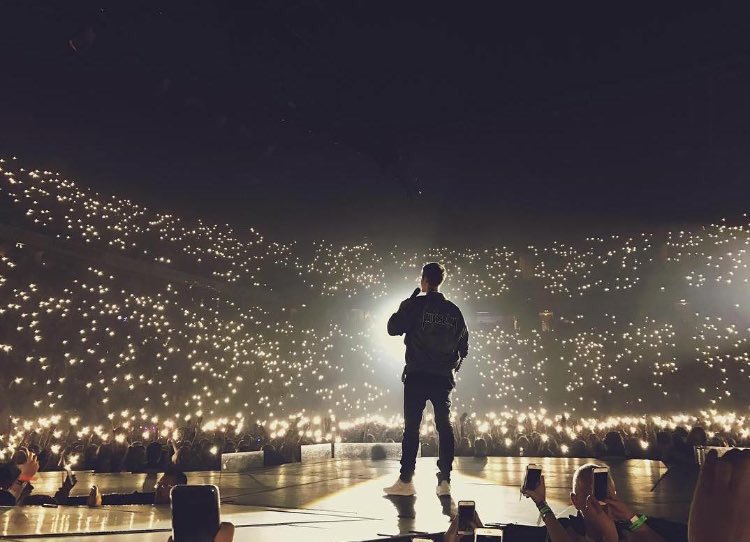 Iovedbiebers's tweet photo. these pictures are so breathtaking, there's truly no better feeling than being apart of something so beautiful. https://t.co/qVRVwUXADH