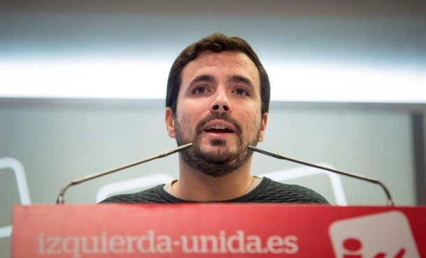 lasvocesdelpue's tweet photo. Alberto Garzón (IU) acusa al PSOE de “blanquear” al PP, el “partido más corrupto de la UE” #ferraz #psoe @agarzon https://t.co/eoCjG0YWMB https://t.co/qwqsHgcbW6