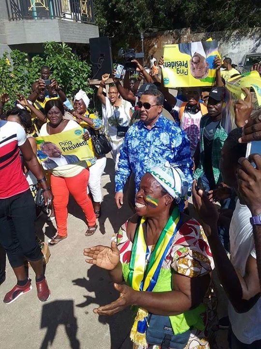 AKF252's tweet photo. #Gabon La joie du peuple au #QGping https://t.co/ehTiDKaiFc