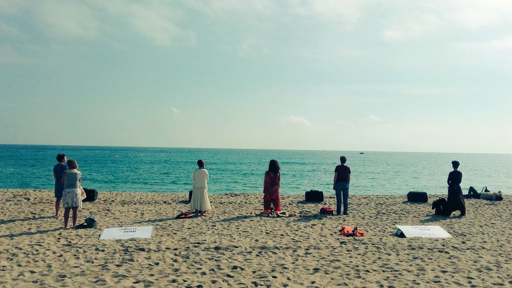 UrgenteA's tweet photo. Montem el equip de so amb un solet radiant https://t.co/hD1lL5mULb