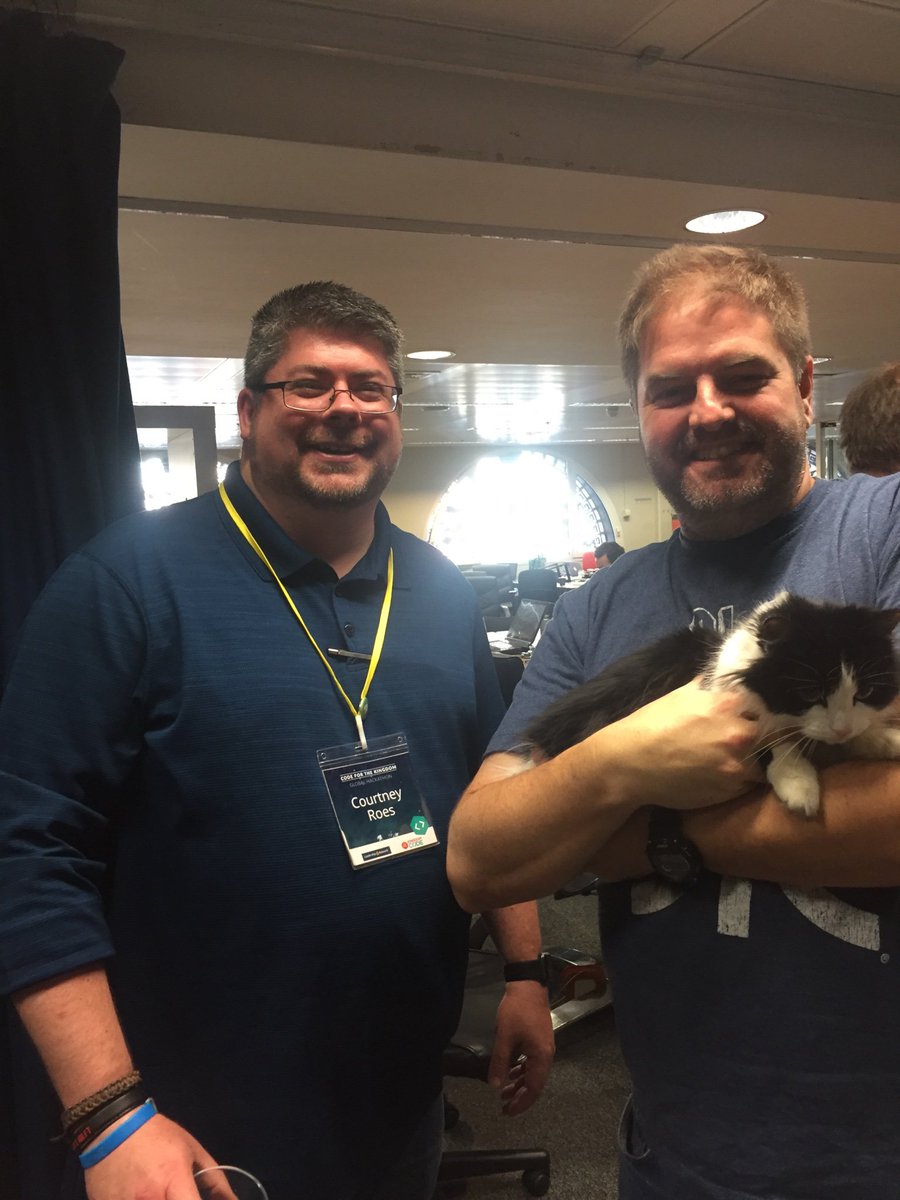 GEM_eDOT's tweet photo. "Soft kitty, warm kitty, little ball of fur." πΆ #c4tk #C4tK_LDN #HackCat https://t.co/66YkX4uAfV