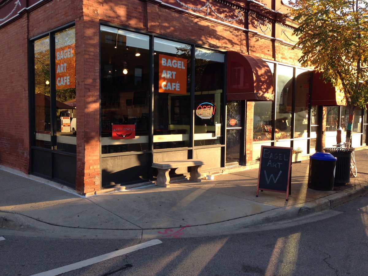 bagelartcafe's tweet photo. Cubs win!  Beautiful day in Evanston. #FlyTheW https://t.co/ZdJ2Q7tyGD