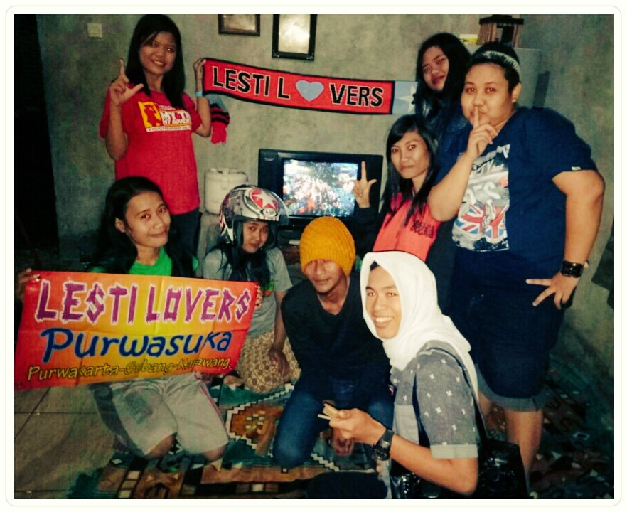Nonton bareng da asia...
Lestilovers purwasuka...
#LestiLiveOpeningDAA2