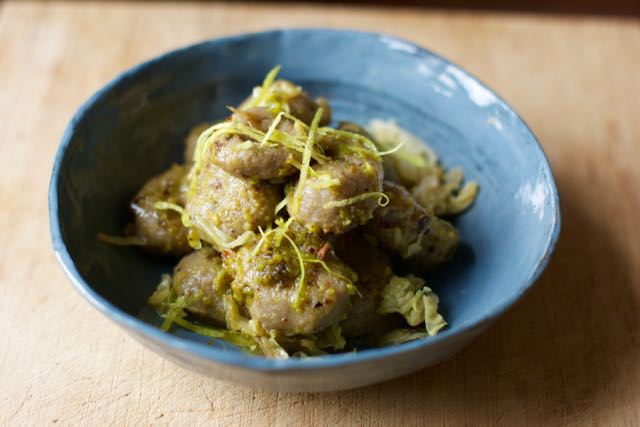 Gnocchi integrali di patate americane e verza, con pesto di pistacchi blog.missvanilla.it/gnocchi-integr…