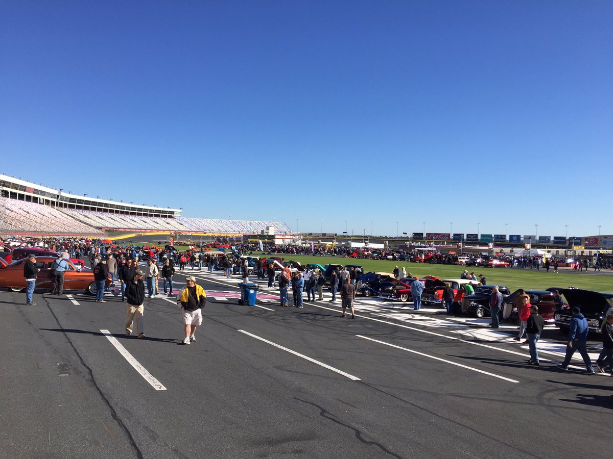 tommypikecustom's tweet photo. A wknd at a #goodguys #carshows is almost as great as heading to the #worldseries after #71yrs ! #greatpeople #customcars #TPCustoms https://t.co/elIzDuohau