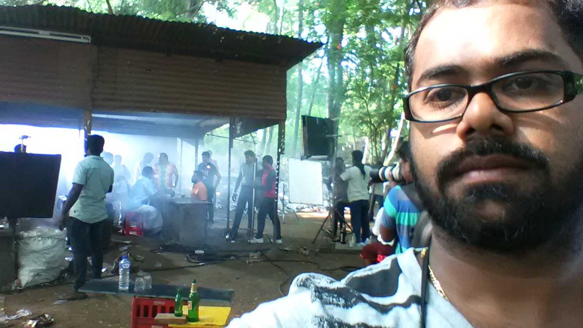 kcsumesh1's tweet photo. At shoot thenni thamil.nadu https://t.co/8OnS3fETWI