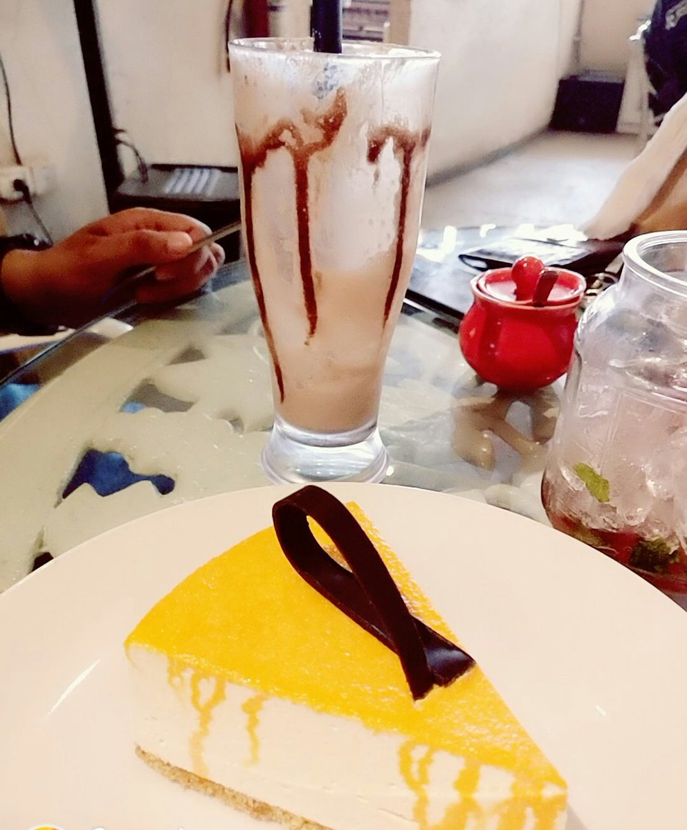 lukkyevents's tweet photo. Amazing orange marmalade cheese cake  and frozen hot chocolate.. Loved it :) https://t.co/6iq68IUWzU
