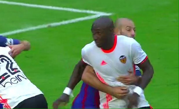 HAROBADOELBARCA's tweet photo. HOY NO, AYER UN POCO PERO APENAS SE NOTÓ https://t.co/fYBPDvZtfu