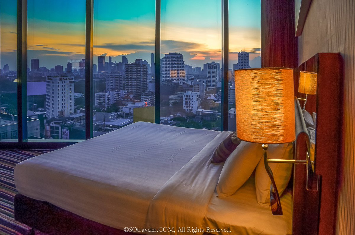 sotravelerth's tweet photo. รร. ใจก��างอโศก The Continent วิวดีทำเลเยี่ยม #ReviewThailand #TheContinentHotel #SOtraveler #Luxury #Romantic #Boutiques #ContinentSky https://t.co/yFDsZh1Nvn