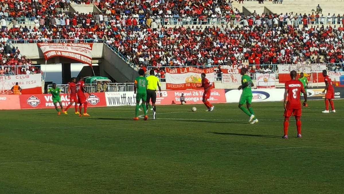 millardayo's tweet photo. #MillardAyoUPDATES LiveMatch HalfTime #SimbaSC 1 (Mzamiru 43') -0 #TotoAfricans #VPL https://t.co/QwGlI7sVB5