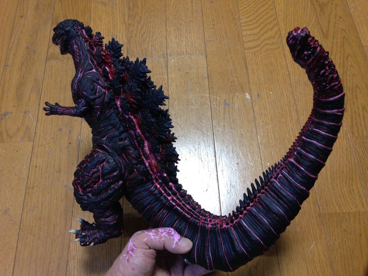 怪獣王シリーズ・シンゴジラのペイント。背中と尻尾も一通り塗って