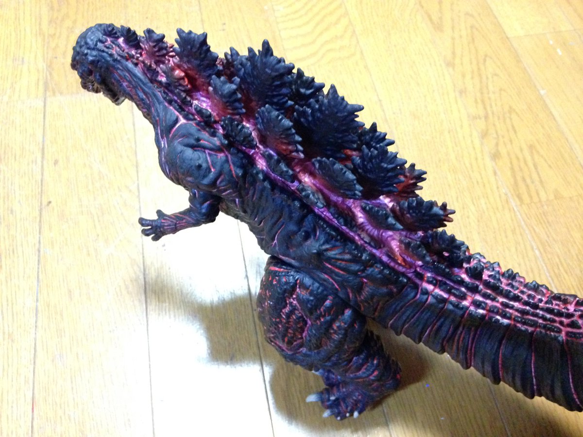 怪獣王シリーズ・シンゴジラのペイント。背中と尻尾も一通り塗って