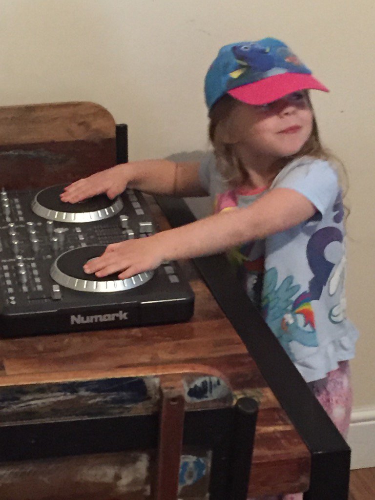dayna_lillie's tweet photo. Future #bellabeats https://t.co/ZUr6JKX6Ih
