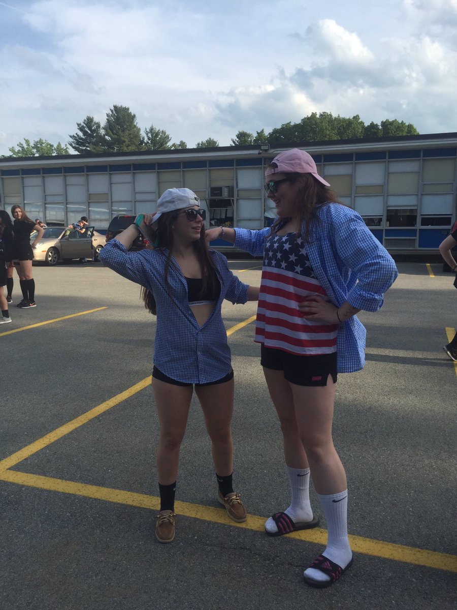erikac119's tweet photo. Happy 18th to the craziest girl I know. Can't believe you're an adult and I cant wait for more laughs with ya 💓🏒🔞#pkane love ya BFF https://t.co/bIAtPaxMJF