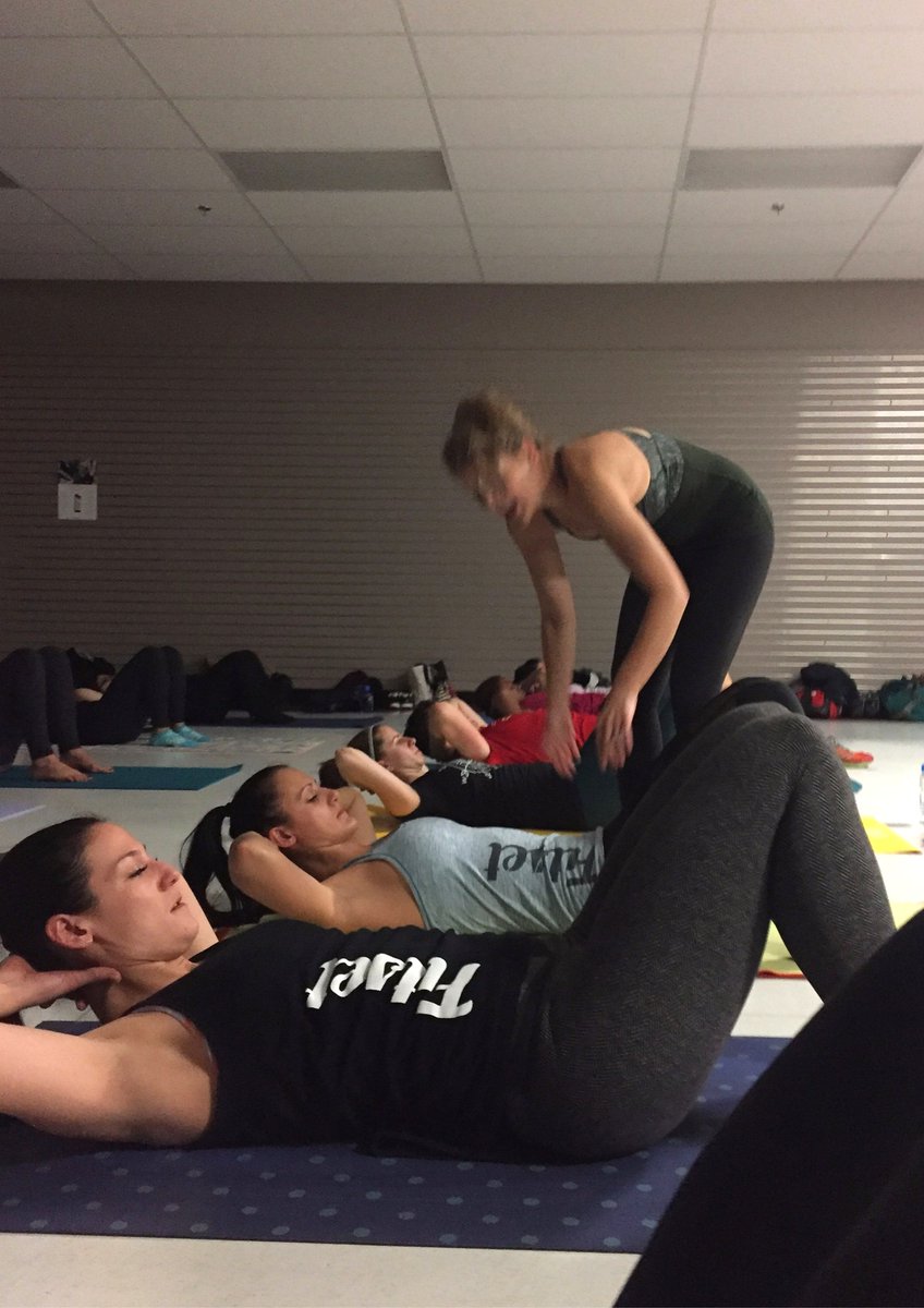 FitsetPass's tweet image. Last week's #FitforFall @kingswaymall w/ Incentre Pilates &amp;amp; Integration Pilates! Today we'll be doin' it w/ Desert Rose Dance Studios! #Tb