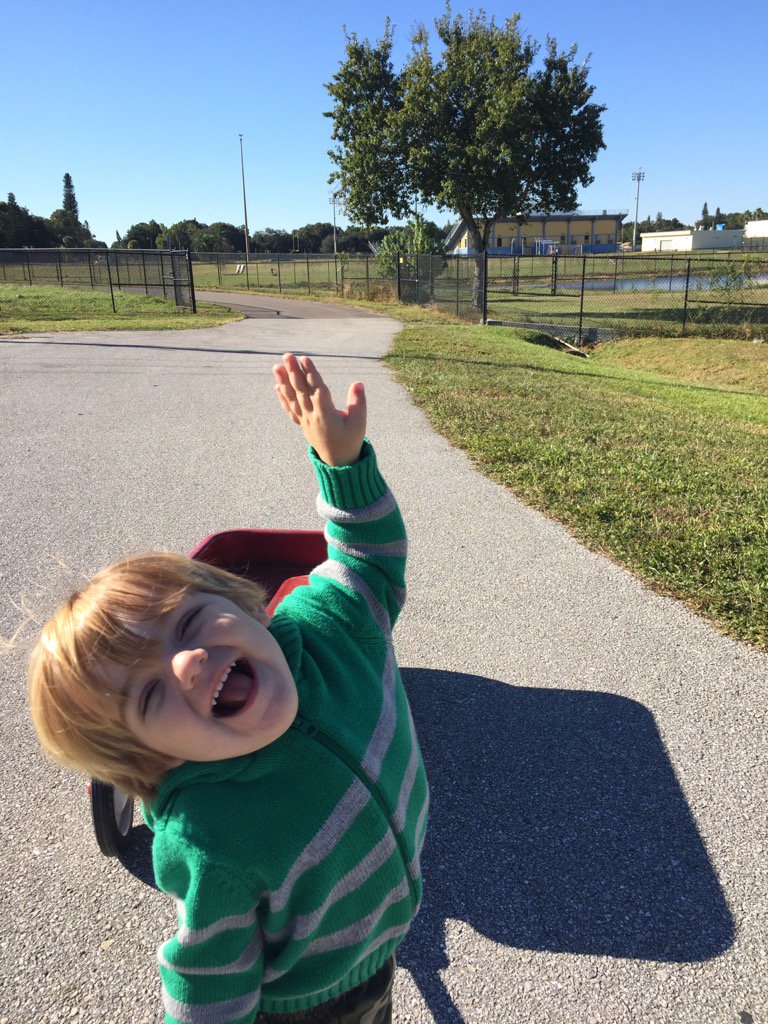 christisch1's tweet photo. Sweater weather! #LoveFL #Florida #firstcoldfront https://t.co/oqJhqqqwGN