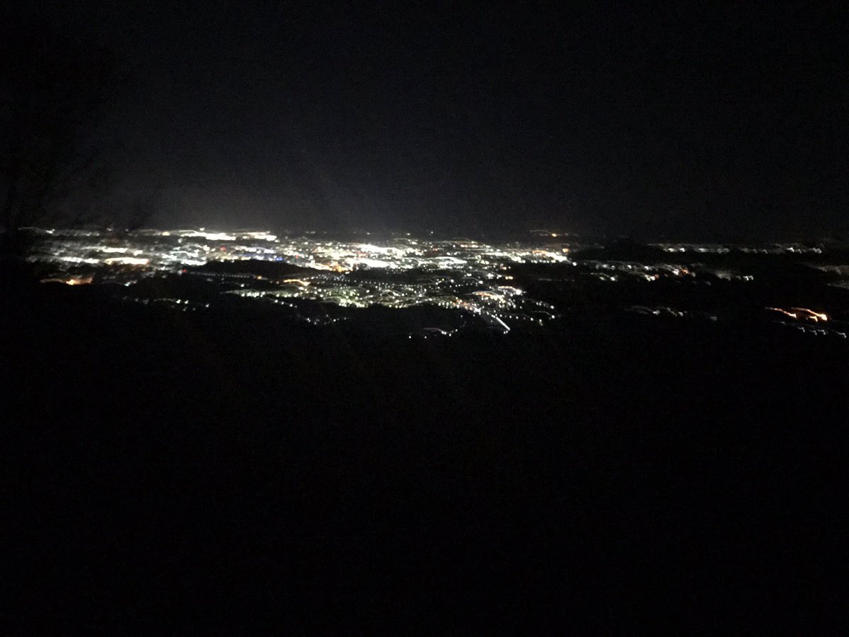 みんなお疲れ様

夜景いったんは寒すぎてほぼ車にずっといたけどまぁまぁ綺麗やったぁ！

またみんなで遊ぼ✌️👍