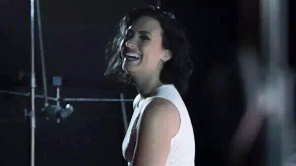 mutiraolovatic's tweet photo. I will loved you for a thousand years 🎶

#PrêmioCanalEntreter #DemiLovatoMAI https://t.co/8gSQOdFDmf