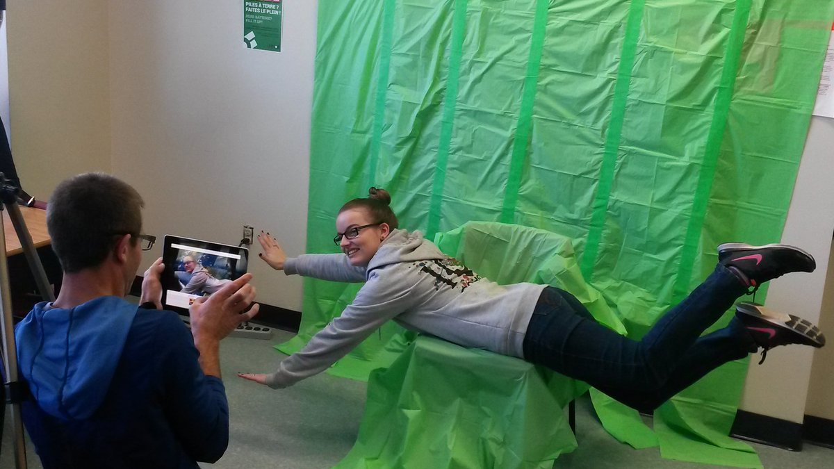 Green screen with <a href="/trichardson1799/">Tony Richardson</a> and @cstar012 #EdInnovation2016 <a href="/uOttawaEdu/">uOttawa Education</a> <a href="/iciuottawa/">ICI Uottawa #iciUo</a> <a href="/nick_ngafook/">Nicholas Ng-A-Fook</a> @tracy_tcrowe